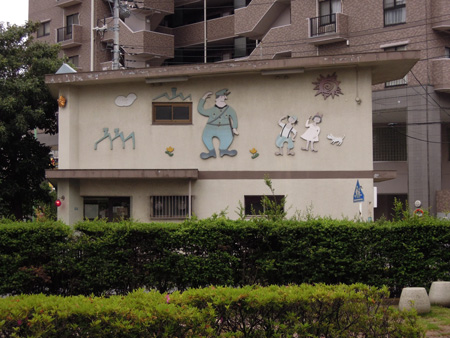 川口神社近くの交番の壁画