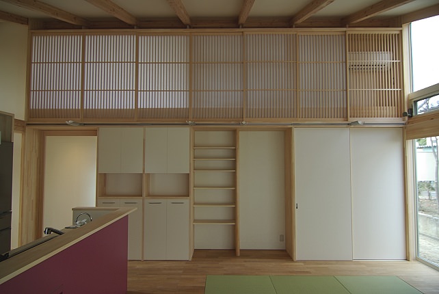 建具、家具、仕切り、収納、照明等の機能を統一感のあるデザインにまとめました